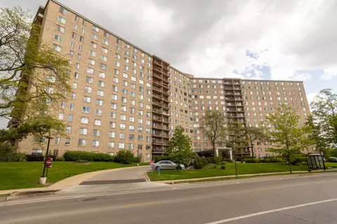 6833 N Kedzie Ave #410, Chicago, IL 60645