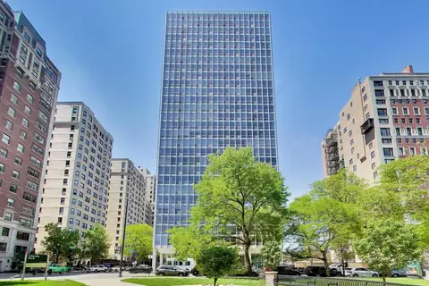 2400 N Lakeview Ave #808, Chicago, IL 60614