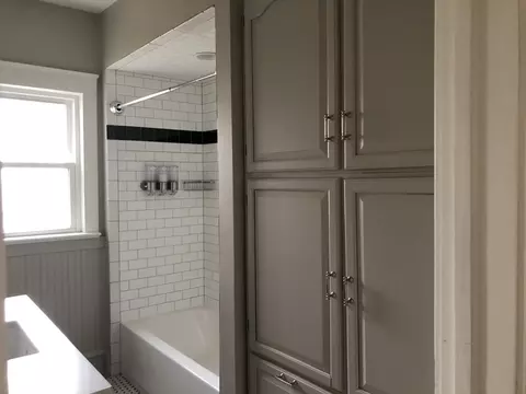 Bath - 202 Florence Ave, Normal, IL 61761 photo 3 of 5