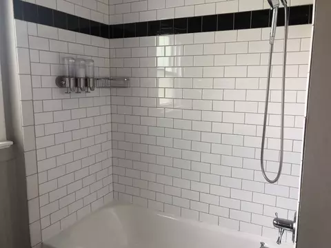 Bath - 202 Florence Ave, Normal, IL 61761 photo 2 of 5