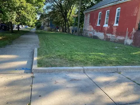 301 W 115th St, Chicago, IL 60628