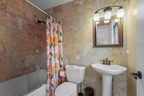 Bath - 267 9th St, Wheeling, IL 60090 photo 3 of 6