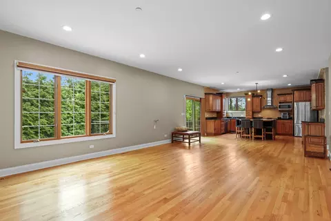 Living - 267 9th St, Wheeling, IL 60090 photo 4 of 4
