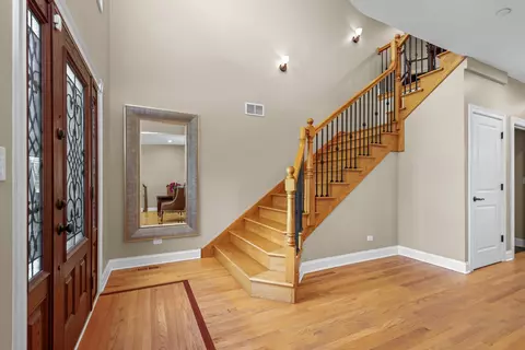 Entry Way - 267 9th St, Wheeling, IL 60090 photo 2 of 3