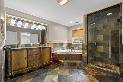 Bath - 267 9th St, Wheeling, IL 60090 photo 6 of 6