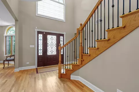 Entry Way - 267 9th St, Wheeling, IL 60090 photo 1 of 3