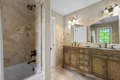Bath - 267 9th St, Wheeling, IL 60090 photo 5 of 6