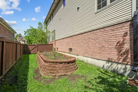 Exterior - 267 9th St, Wheeling, IL 60090 photo 4 of 7