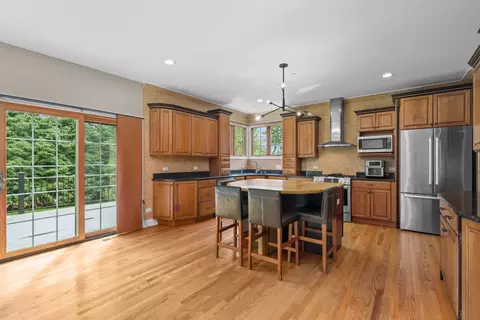 Kitchen - 267 9th St, Wheeling, IL 60090 photo 2 of 4