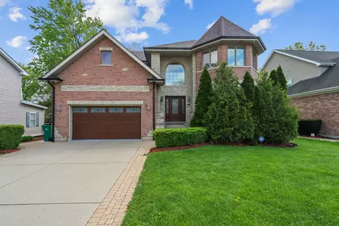 267 9th St, Wheeling, IL 60090