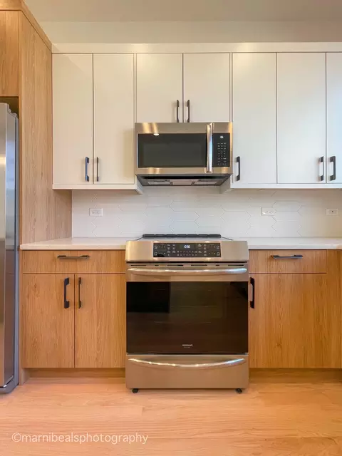 Kitchen - 6320 S Champlain Ave, Chicago, IL 60637 photo 6 of 8