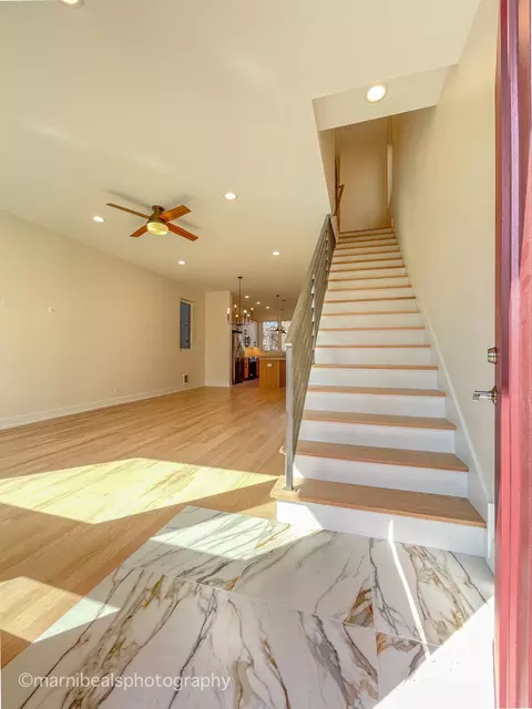 Entry Way - 6320 S Champlain Ave, Chicago, IL 60637 photo 1 of 2