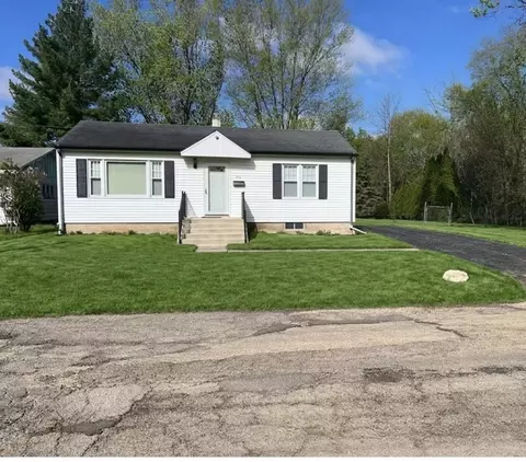 550 N Waddell Ave, Freeport, IL 61032