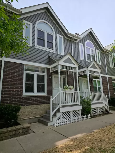 1139 W Roscoe St, Chicago, IL 60657
