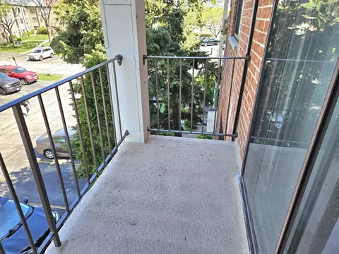 Exterior - 5502 Tinder Dr #5, Rolling Meadows, IL 60008 photo 2 of 2