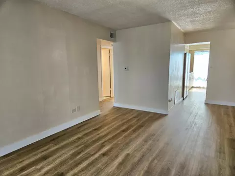 Living - 5502 Tinder Dr #5, Rolling Meadows, IL 60008 photo 2 of 2