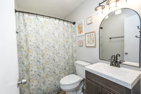 Bath - 540 Jonette Ave, Bradley, IL 60915 photo 1 of 1
