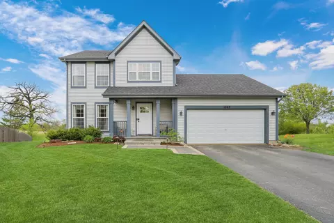 1263 Essex Ct, Round Lake Beach, IL 60073