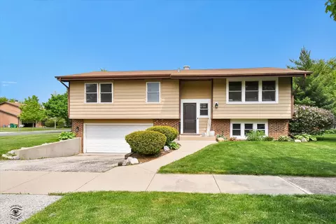 99 Mayer Ave, Wheeling, IL 60090 photo 1