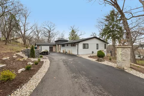 306 Woodlock St, Ingleside, IL 60041
