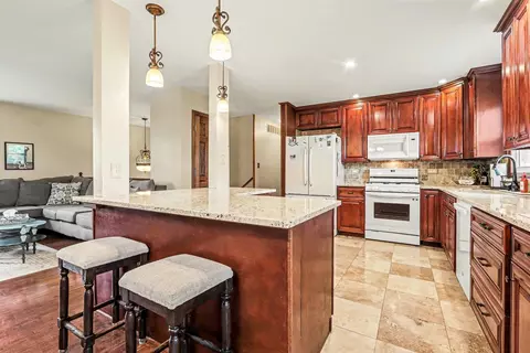 Kitchen - 15218 Rob Roy Dr, Oak Forest, IL 60452 photo 1 of 3