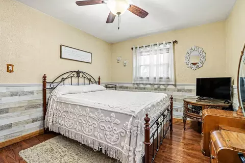 Bedroom - 15218 Rob Roy Dr, Oak Forest, IL 60452 photo 3 of 3