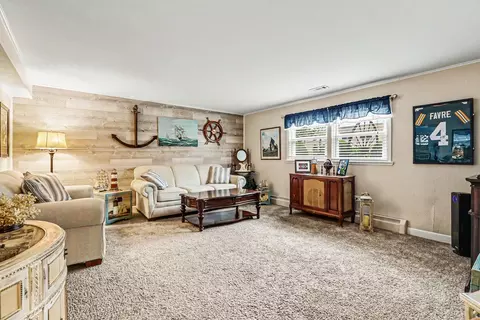 Living - 15218 Rob Roy Dr, Oak Forest, IL 60452 photo 2 of 2