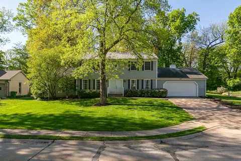 1230 38th Avenue Ct, Rock Island, IL 61201