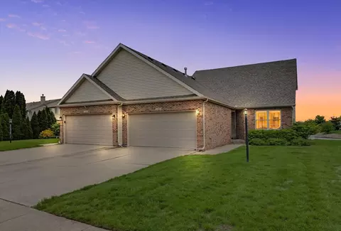 2508 Windward Blvd, Champaign, IL 61821