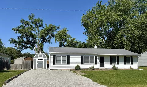 805 N Reel St, Salem, IL 62881