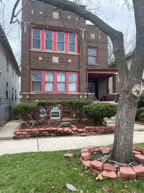 10214 S State St, Chicago, IL 60628