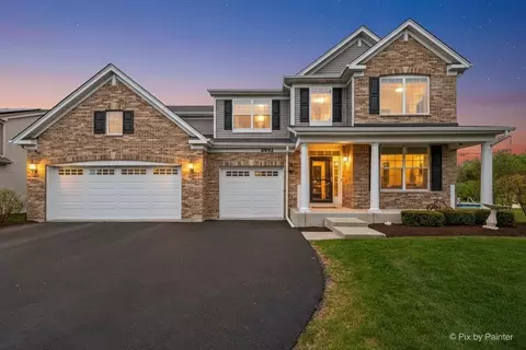 8992 Pearsall Dr, Huntley, IL 60142