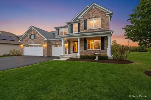 8992 Pearsall Dr, Huntley, IL 60142