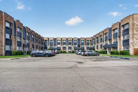 8659 W Foster Ave #3B, Chicago, IL 60656