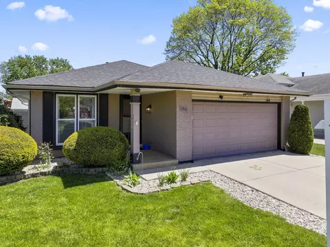 1041 Fulton Dr, Streamwood, IL 60107