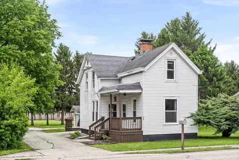 209 S Division St, Stanford, IL 61774
