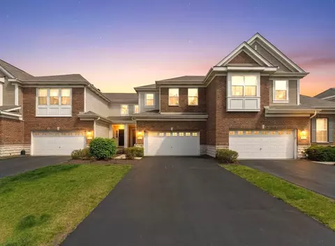 2715 Blakely Ln, Naperville, IL 60540