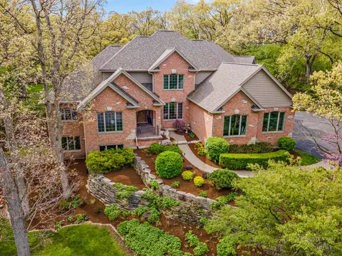 2907 Fawn Trail Ct, Prairie Grove, IL 60012