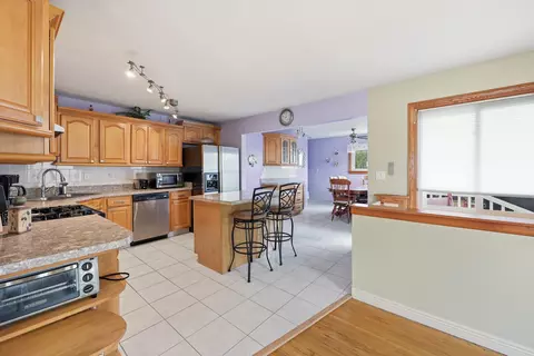 Kitchen - 329 E Myrick Ave, Addison, IL 60101 photo 4 of 6
