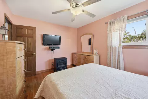 Bedroom - 329 E Myrick Ave, Addison, IL 60101 photo 4 of 6
