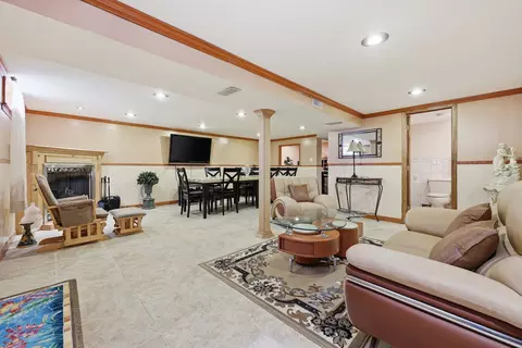Living - 329 E Myrick Ave, Addison, IL 60101 photo 1 of 2