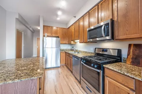 Kitchen - 41 E 8th St #1805, Chicago, IL 60605 photo 4 of 5