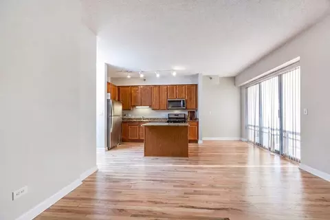 Living - 41 E 8th St #1805, Chicago, IL 60605 photo 4 of 6