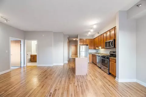 Living - 41 E 8th St #1805, Chicago, IL 60605 photo 1 of 6