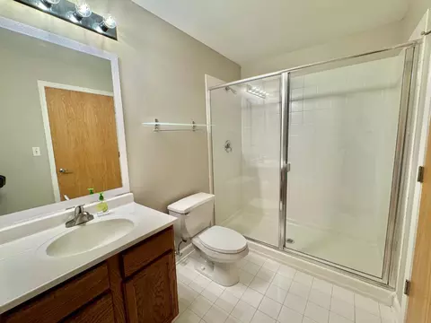 Bath - 41 E 8th St #1805, Chicago, IL 60605 photo 2 of 2