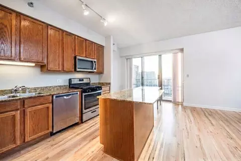 Kitchen - 41 E 8th St #1805, Chicago, IL 60605 photo 1 of 5