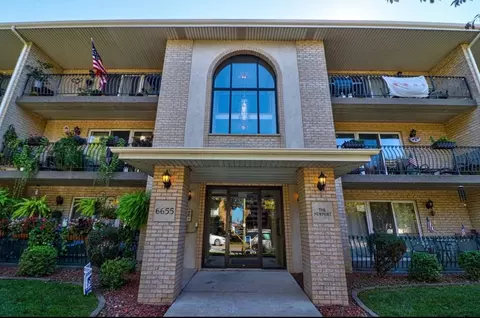 6655 W 64th Pl #104, Chicago, IL 60638