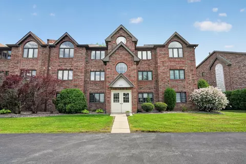 8721 Waterfront Dr #3B, Palos Hills, IL 60465