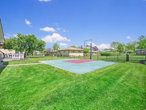 Exterior - 6457 Rodgers Dr, Willowbrook, IL 60527 photo 5 of 5