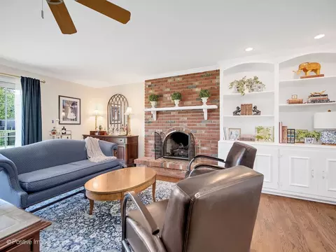 Living - 6457 Rodgers Dr, Willowbrook, IL 60527 photo 2 of 4